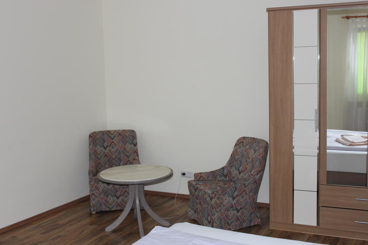 Monteurzimmer Ferienwohnungen Fritsche-Tauberbischofsheim Dittwar ภายนอก รูปภาพ